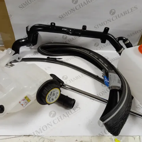 BOX OF APPROXIMATELY 10 ASSORTED VEHICULAR PARTS & ACCESSORIES TO INCLUDE WIPER BLADE, BICYCLE TYRE, PIPE INSULATION ETC