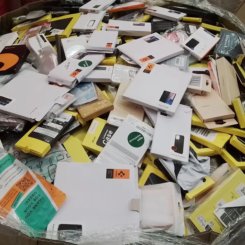 PALLET CONTAINING VERY LARGE AMOUNT OF VARIOUS PHONE CASES [MODELS AND MAKES VARY]