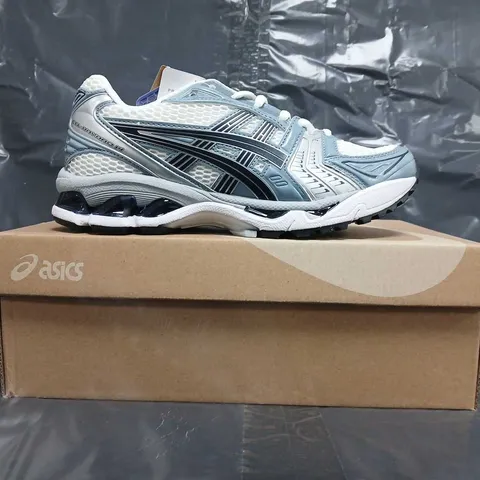 BOXED PAIR OF ASICS GEL-KAYANO 14 TRAINERS IN WHITE/GREY SIZE UK 4.5