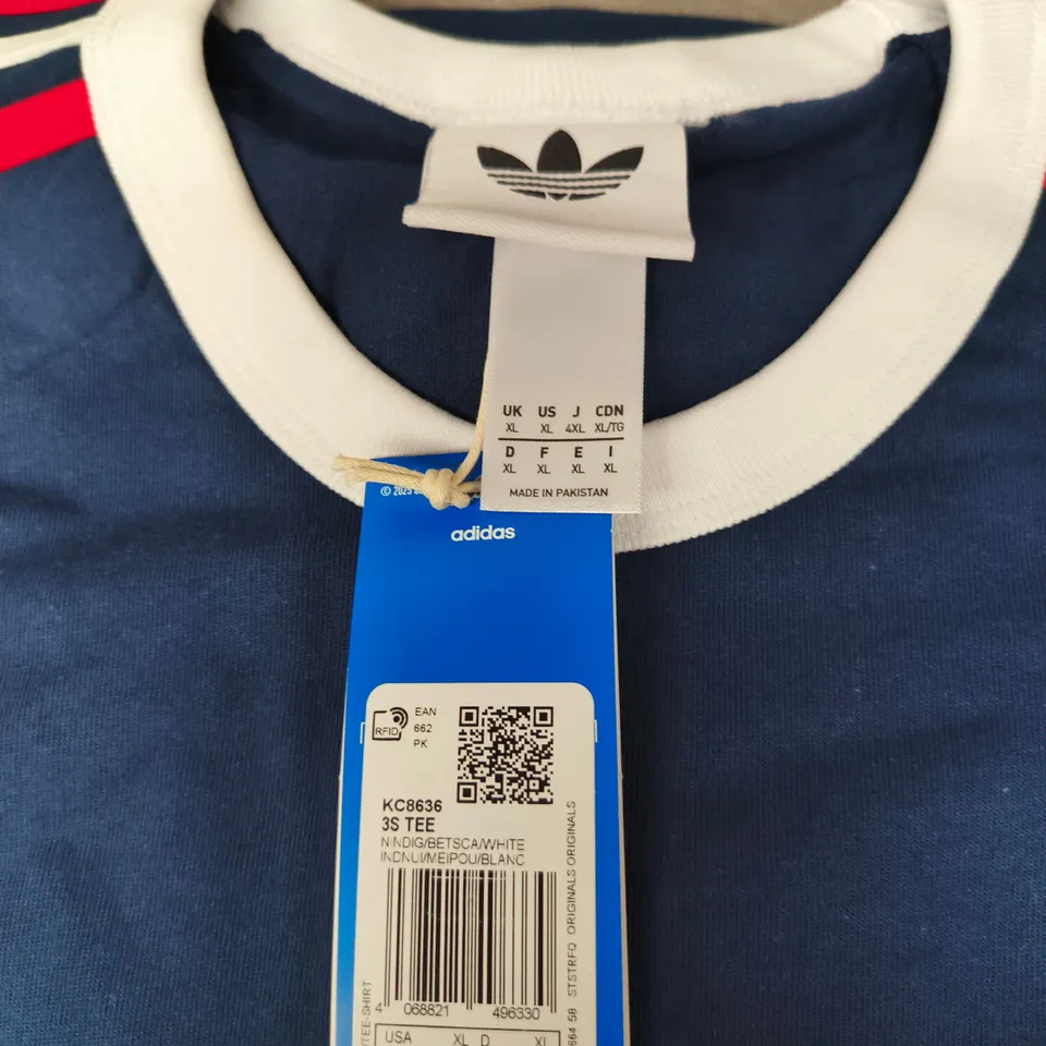 ADIDAS ORIGINALS T-SHIRT – BLUE, UK XL (US XL) WITH STRIPED SHOULDERS, TAGS ATTACHED