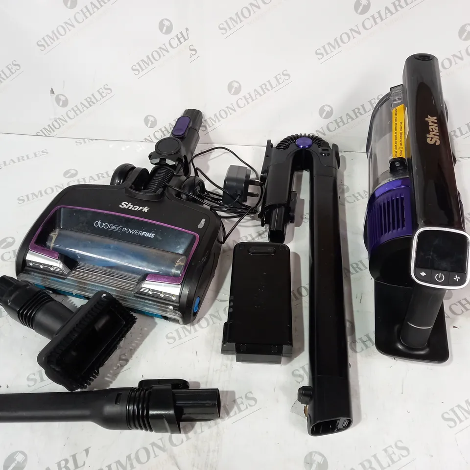 SHARK COMPLETE HOME CORDLESS STICK VACUUM
