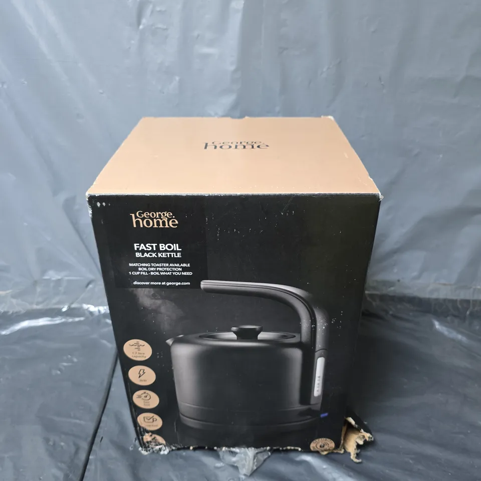 BOXED FAST BOIL KETTLE IN BLACK