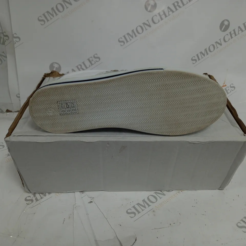 MODA ALFINA WHITE LEATHER TRAINER SIZE 6
