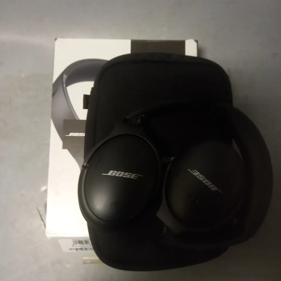 BOXED BOSE QUIETCOMFORT SE HEADPHONES  