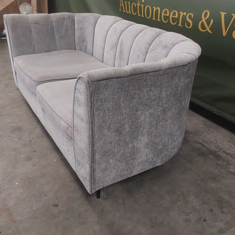 QUALITY DESIGNER GUILD FABRIC UPHOLSTERED 3 SEATER SOFA