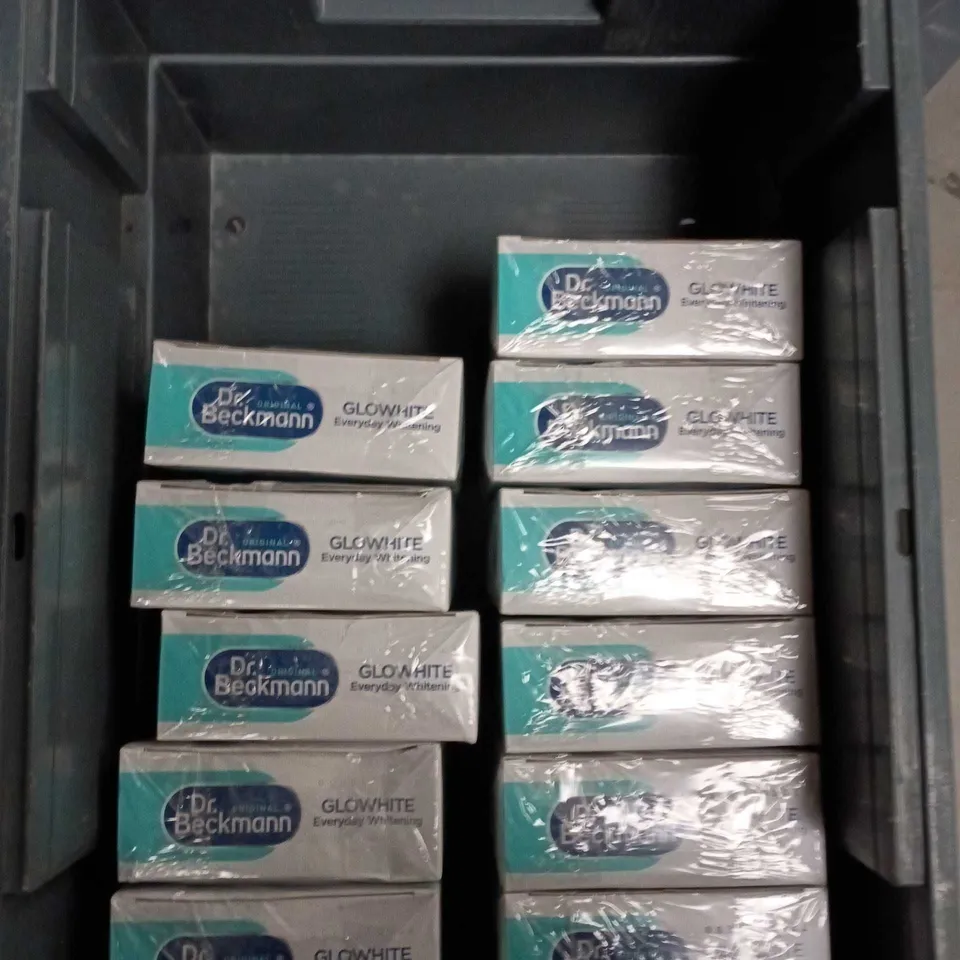 APPROXIMATELY 12 SEALED PACKS OF DR BECKMANN EVERYDAY WHITENING SACHETS - 5 SACHETS PER PACK