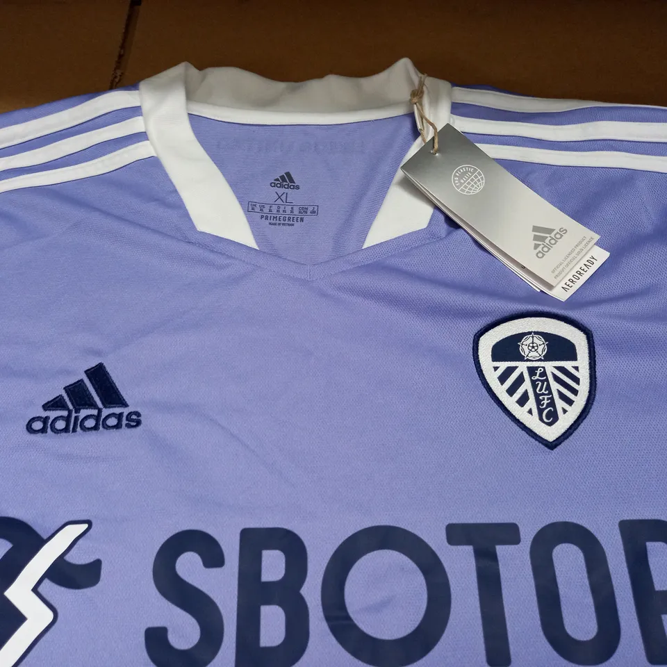 LEEDS UNITED FOOTBALL CLUB PURPLE SHIRT - XL