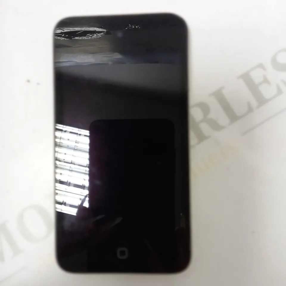 IPOD TOUCH 4TH GEN