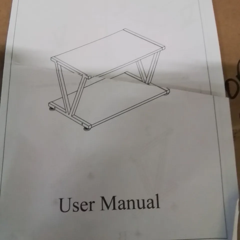 PALLET CONTAINING A LARGE QUANTITY OF BRAND NEW STORAGE BENCHES AND CONSOLE TABLES 