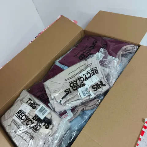 BOX OF APPROXIMATELY 15 ASSORTED CLOTHING ITEMS TO INCLUDE: THIN STRAP BIKINI TOP