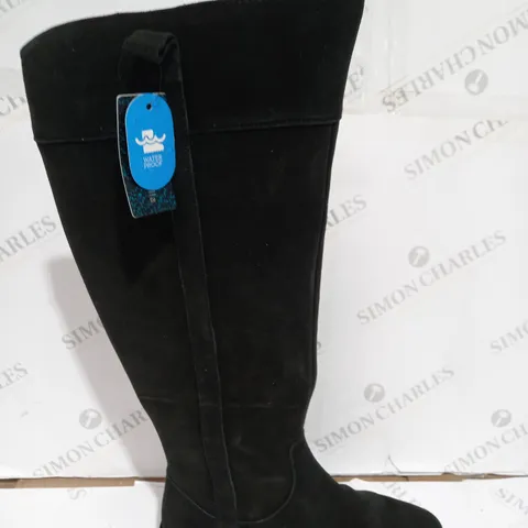 BOXED EMU EXPLORER HERVEY WATERPROOF KNEE BOOTS, BLACK - SIZE 8