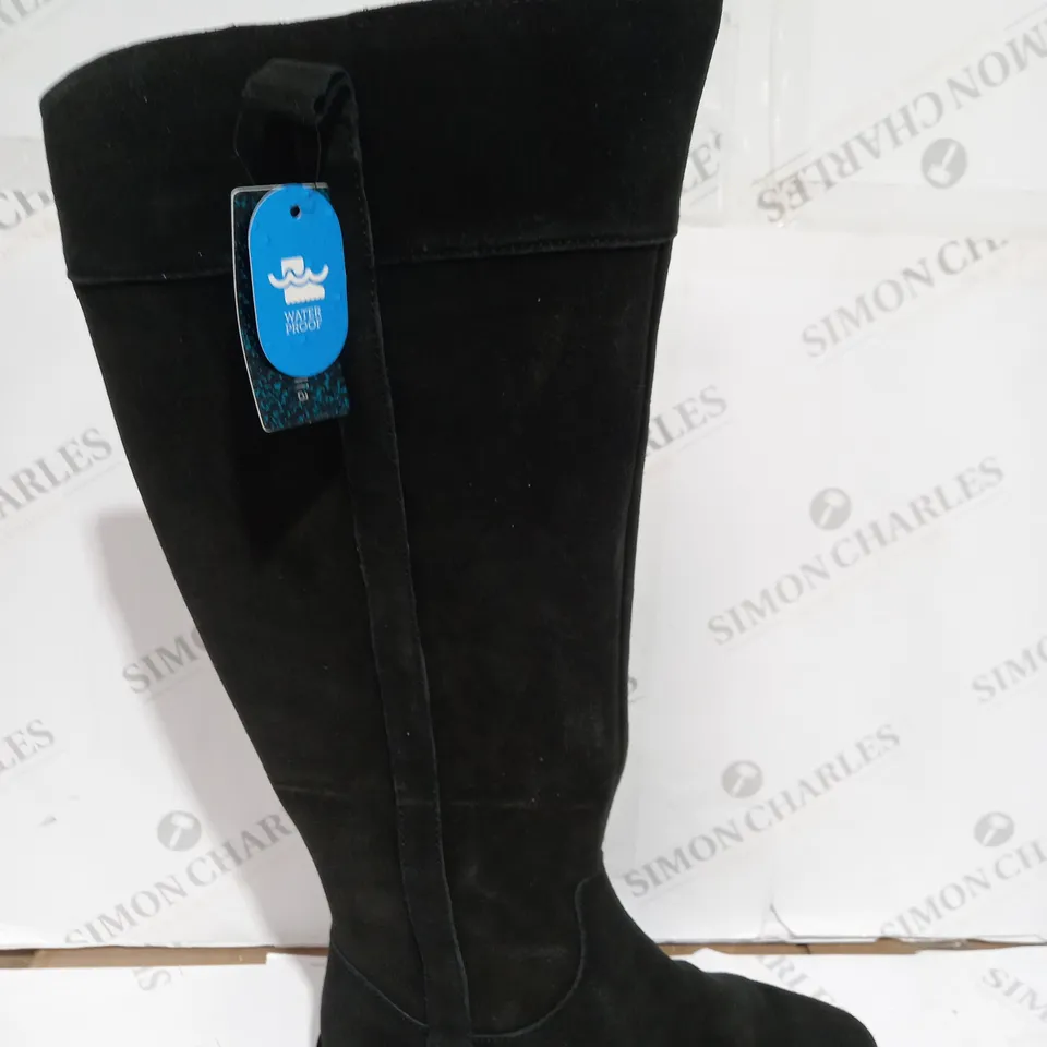 BOXED EMU EXPLORER HERVEY WATERPROOF KNEE BOOTS, BLACK - SIZE 8
