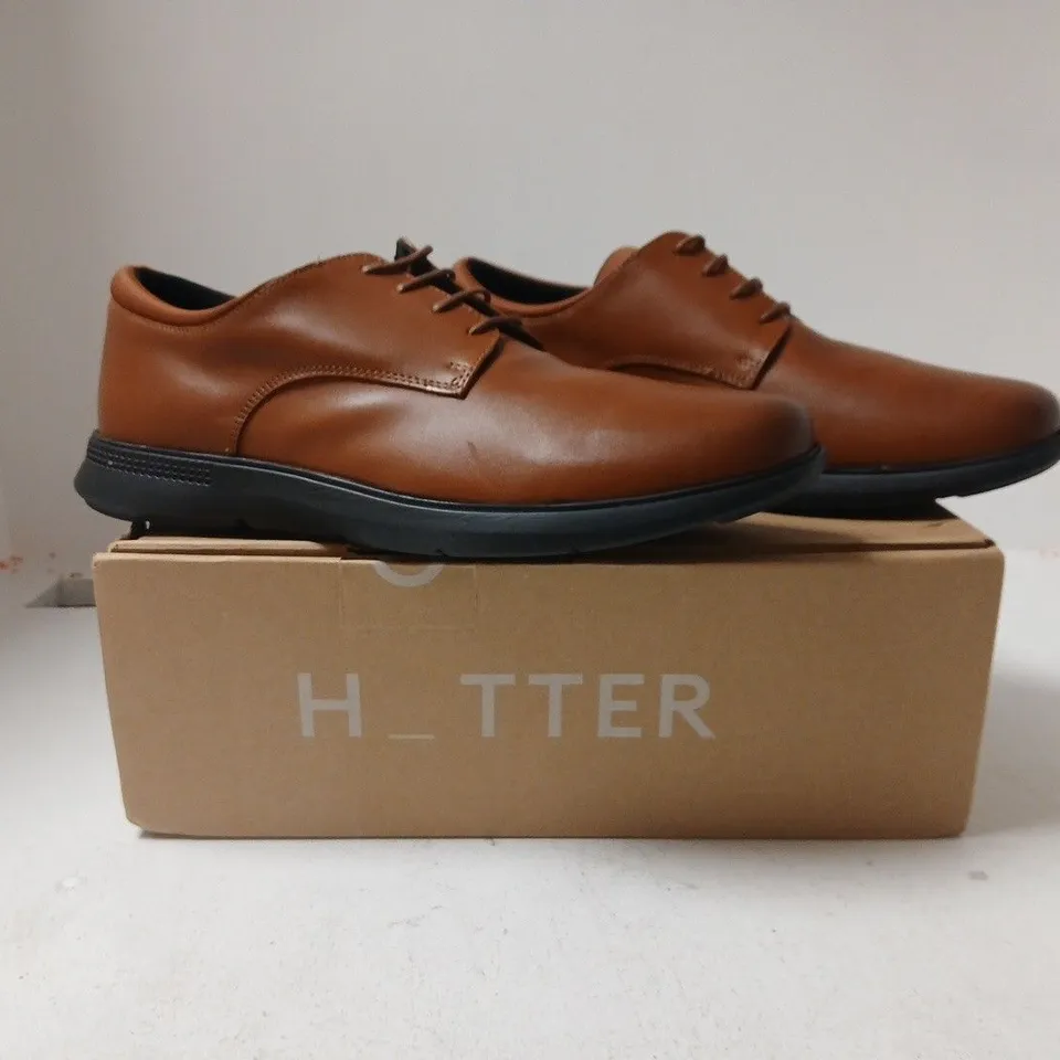 BOXED PAIR OF HOTTER HUGO LACE UP SHOES IN RICH TAN SIZE UK 9.5