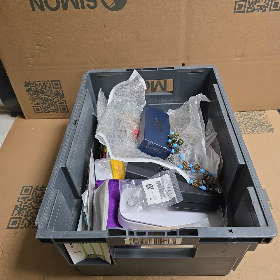 TOTE OF APPROXIMATELY 25 ASSORTED WATCH/JEWELLERY ITEMS TO INCLUDE LIGE WATCH, OUFER ETC