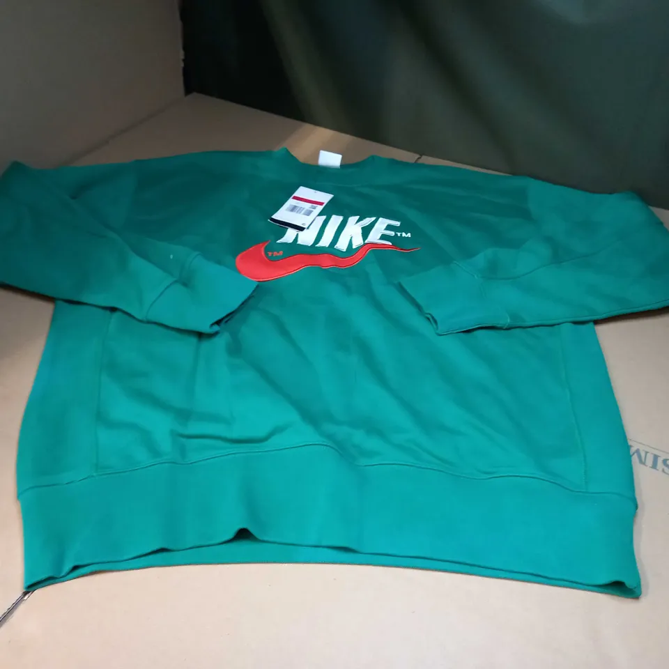 NIKE MENS VIBRANT GREEN/LOGO OVERSIZED CREW NECK SWEATER - MEDIUM