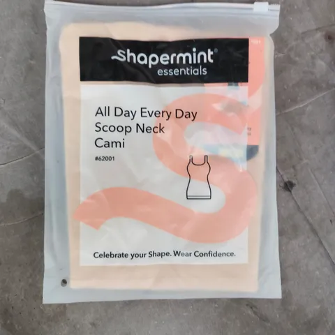 BAGGED SHAPERMINT ALL DAY EVERY DAY SCOOP NECK CAMI IN SAND SIZE MEDIUM