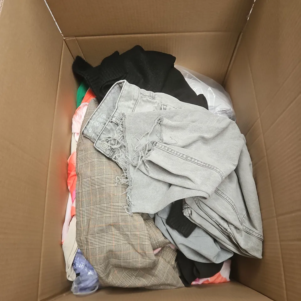 BOX OF APPROXIMATELY 20 ASSORTED CLOTHING ITEMS TO INCLUDE JEANS, GEORGE BLACK JUMPER, M & S JACKET ETC
