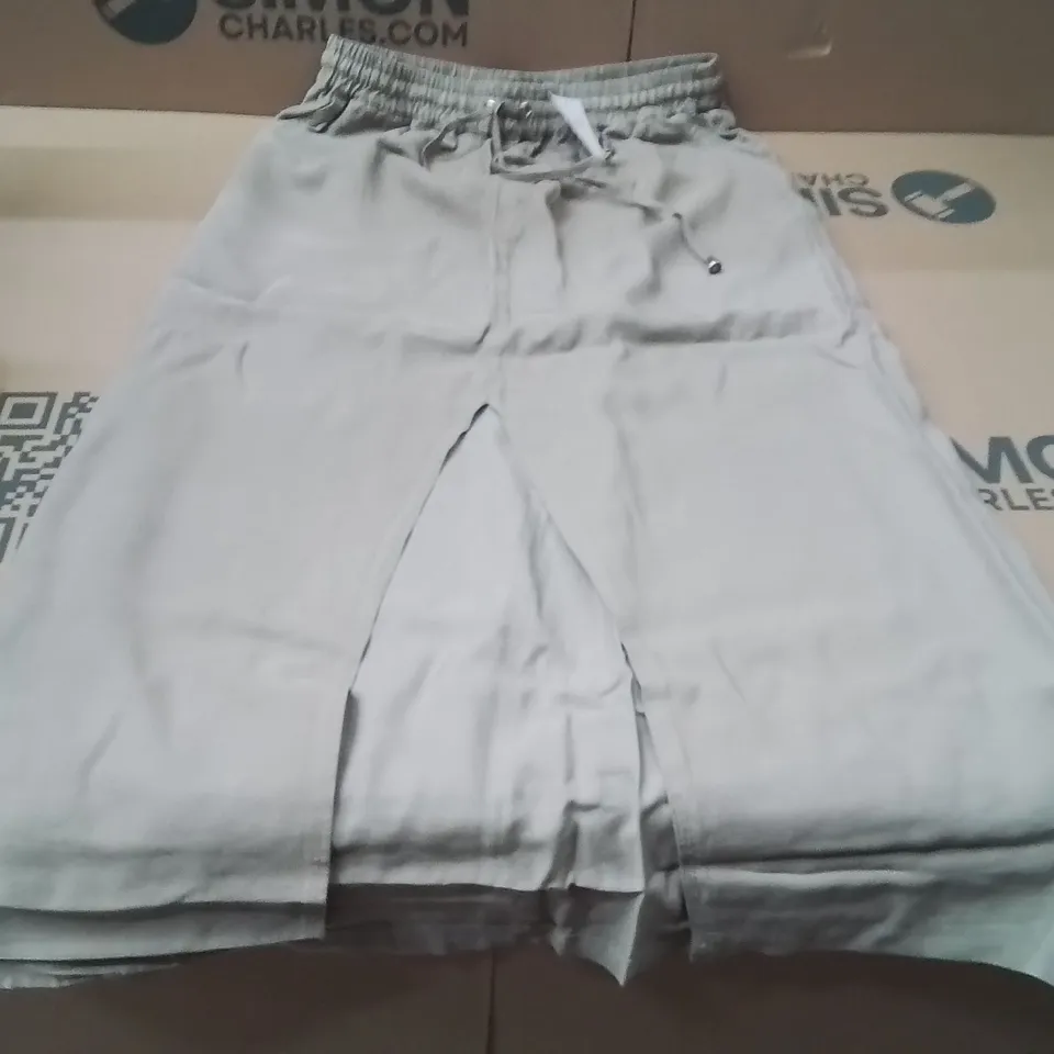 BOXED BRAND NEW APPROXIMATELY 19 JD WILLIAMS COLUMN SKIRT TAUPE SIZE 14