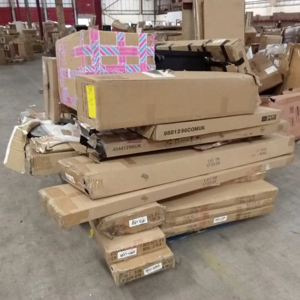 PALLET OF ASSORTED FURNITURE AND FURNITURE PARTS TO INCLUDE; BED FRAMES, CHRISTMAS TREE, CHAIR ETC