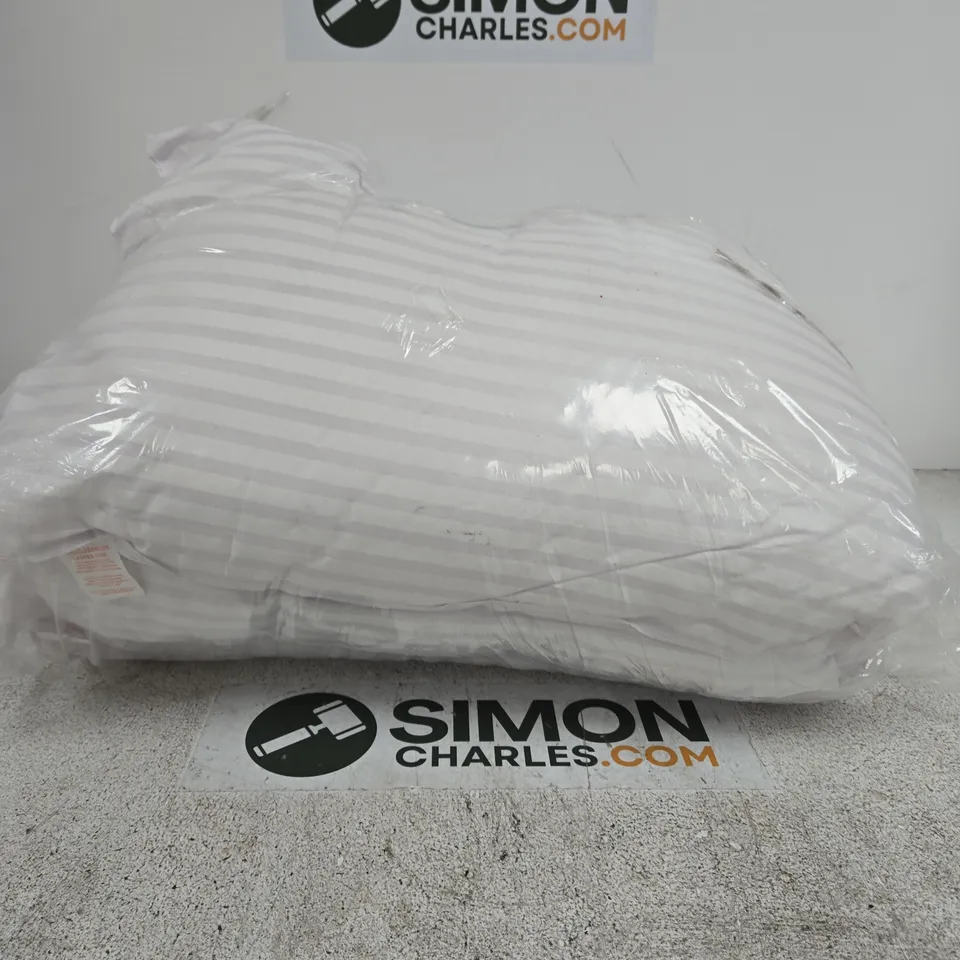 WHITE STRIPED PILLOW TRIO SET 