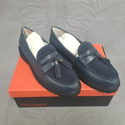 BOXED PAIR OF WOMENS NAVY LEATHER TASSEL LOAFERS - UK SIZE 39