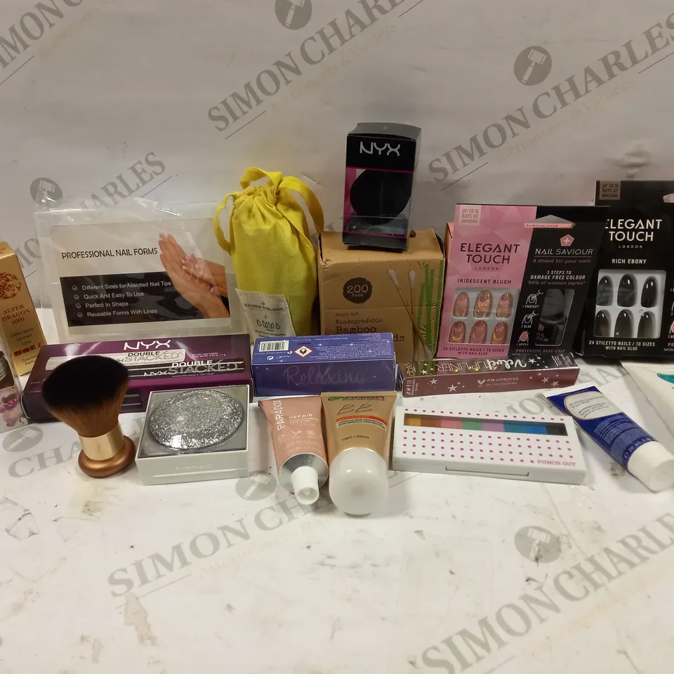 LOT OF APPROXIMATELY 20 COSMETICS ITEMS TO INCLUDE ELEGANT TOUCH LONDON PACK OF 24 EBONY STILETTO NAILS, HYDROCORTISONE CREAM 1%, SUKIN SENSITVE CLEANSING GEL, ETC