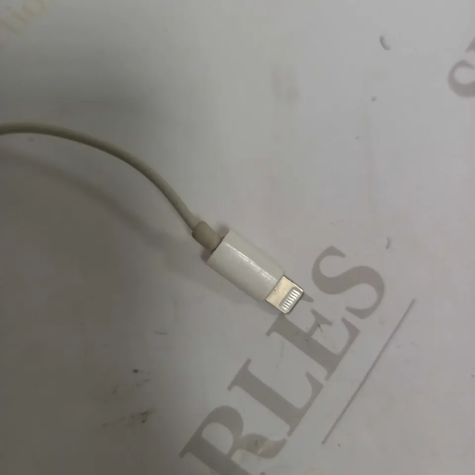 APPLE WIRED EARPHONES 