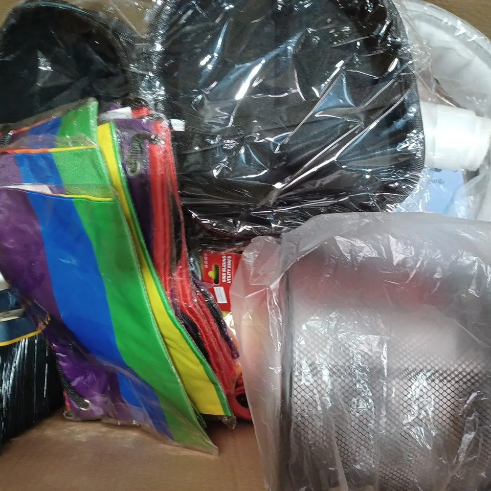 BOX OF APPROXIMATELY 20 ASSORTED HOUSEHOLD ITEMS TO INCLUDE WATER BOTTLE, HAND WEED BRUSH, GLASS FILM PRIVACY PROTECTION