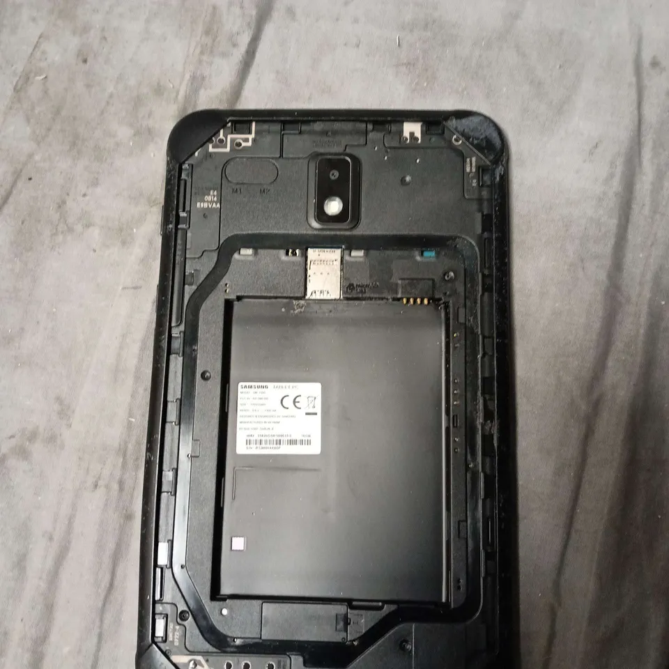 SAMSUNG TABLET PC SM-T395 – CRACKED SCREEN