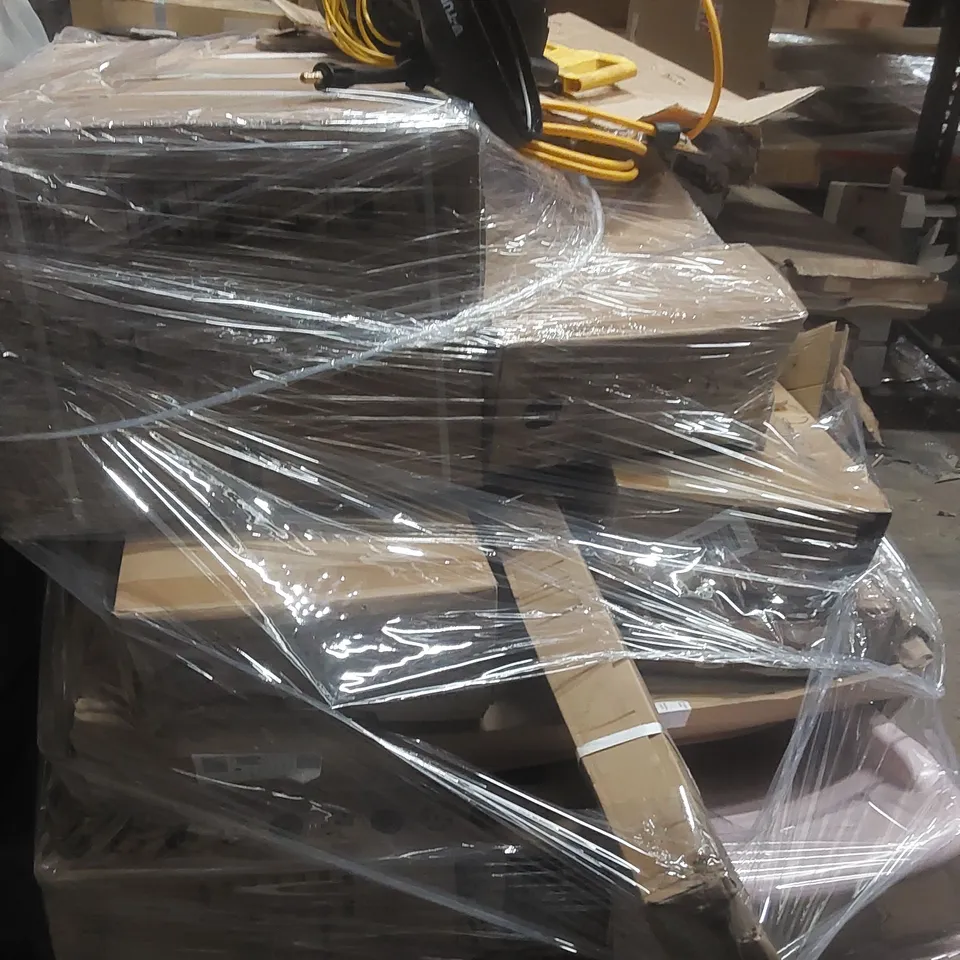 PALLET CONTAINING A VERY LARGE QUANTITY OF ASSORTED ITEMS INCLUDING PLUM TREE HOUSE PARTS ECT