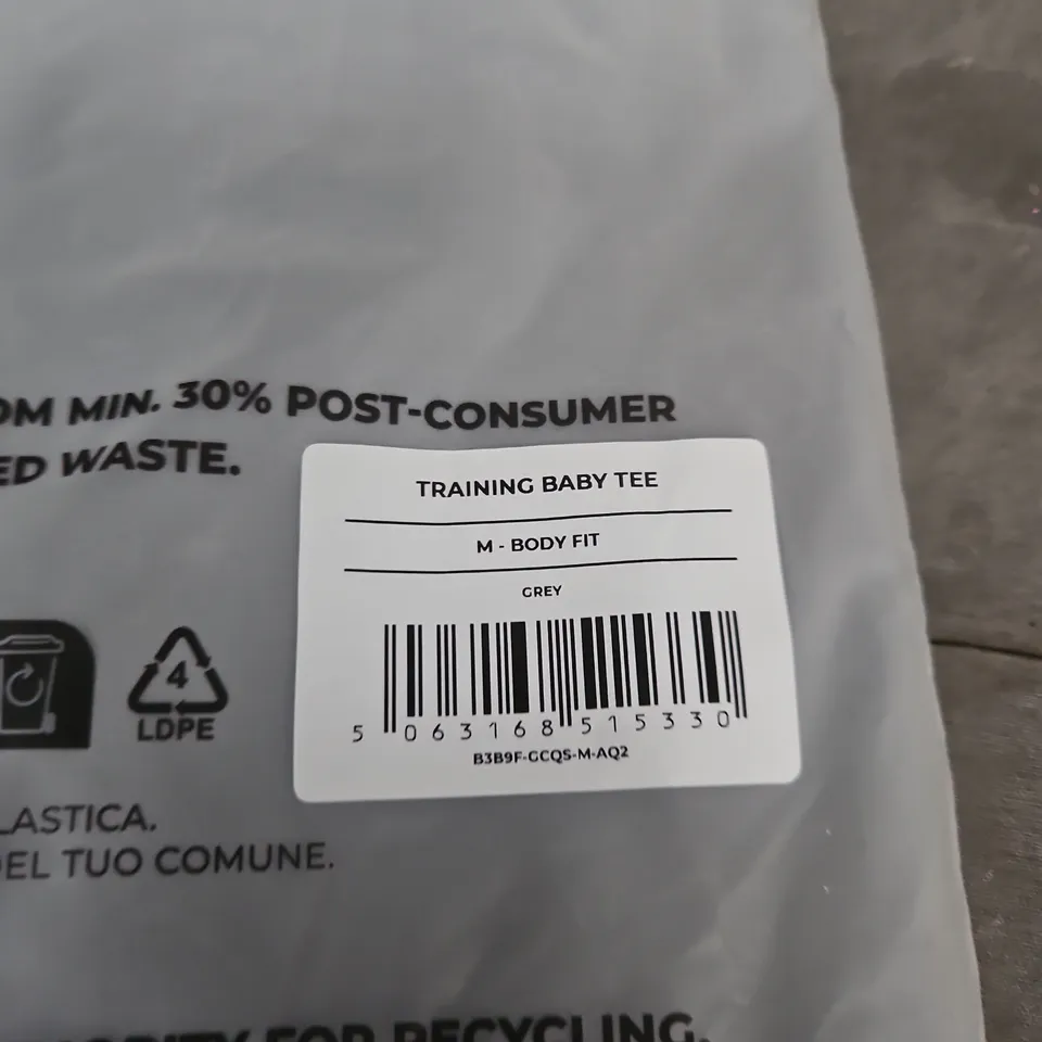 GYMSHARK TRAINING BABY TEE – SIZE M