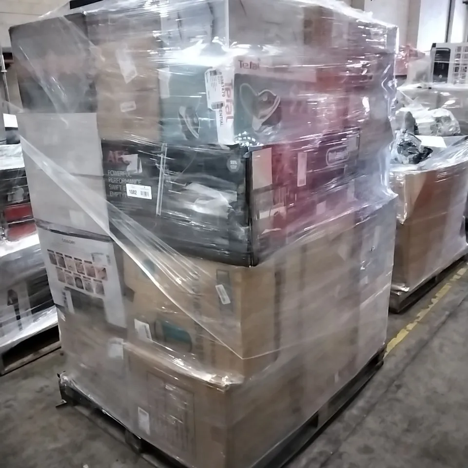 PALLET OF APPROXIMATELY 32 UNPROCESSED RAW RETURN HOUSEHOLD AND ELECTRICAL GOODS TO INCLUDE;