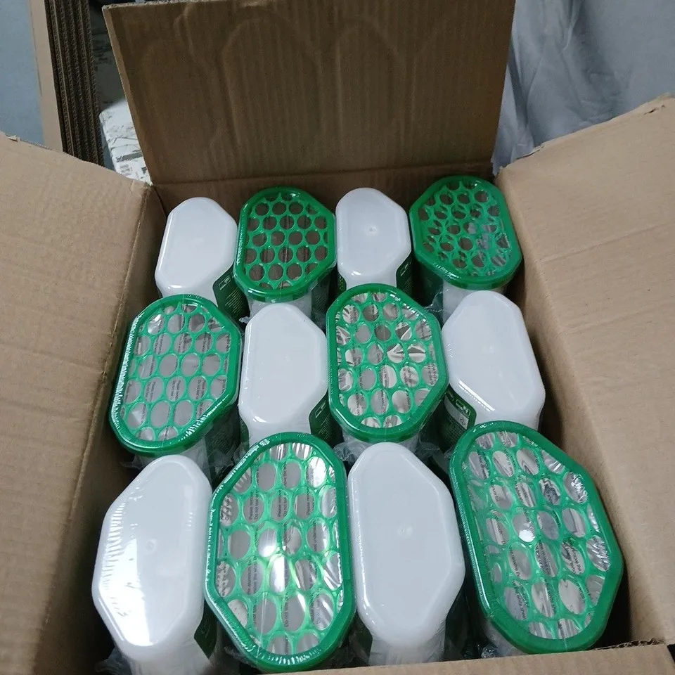 APPROXIMATELY 23 X DIVCHI UNSCENTED DEHUMIDIFIER BOXED