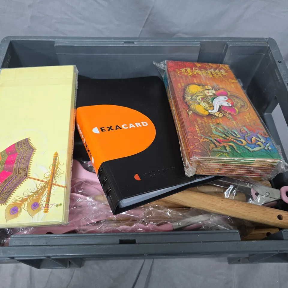 APPROXIMATELY 10 ASSORTED HOUSEHOLD ITEMS TO INCLUDE COOKING UTENSILS, EXACARD AND ENVELOPES