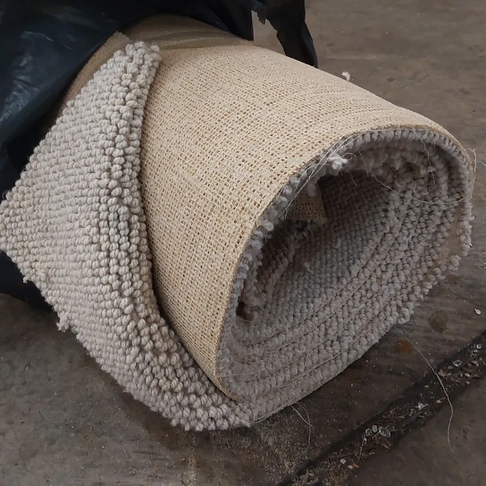 ROLL OF QUALITY HABBERLEY CLASSIC MAPLE SPRING CARPET // SIZE: APPROX 5 X 1.6m