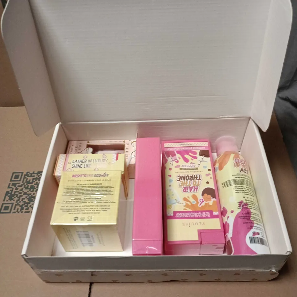 PLOUISE TEDDY TOUCH 6 ITEM GIFT SET TO INCLUDE CONDITIONER, BODY SCRUB