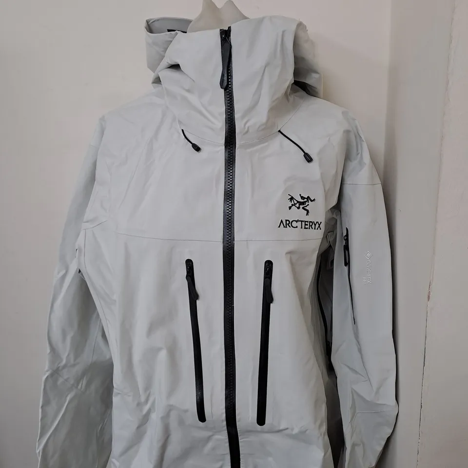 ARC'TERYX GORE-TEX PRO WATERPROOF COAT SIZE L