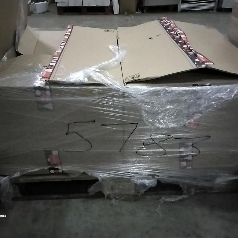 PALLET OF ASSORTED ITEMS INCLUDING CHESS & CHECKERS SET, TODDLERS WORLD ACTIVITY BALL, GOPRO 6" DOME PORT, INFLATABLE POOL, ICE CREAM SLIME KIT, KNIFE BAG