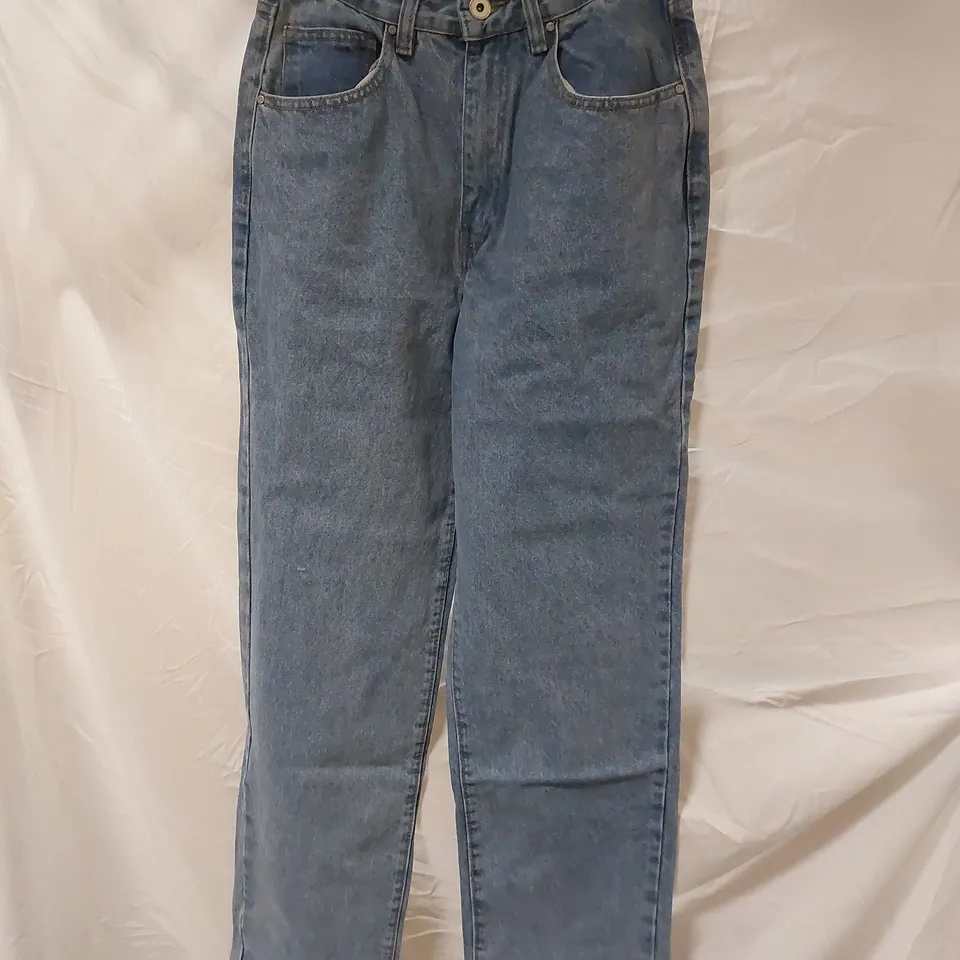 BOX OF APPROX 16 BRAND NEW COTTON:ON BAGGY STRAIGHT JEANS - FLYNN BLUE SIZE AUS 8