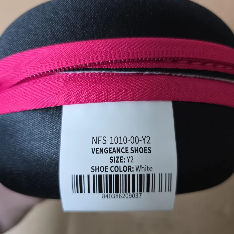 VENGEANCE SHOES – YOUTH SIZE Y2, WHITE, WITH PINK CARRY BAG (NFS-1010-00-Y2)