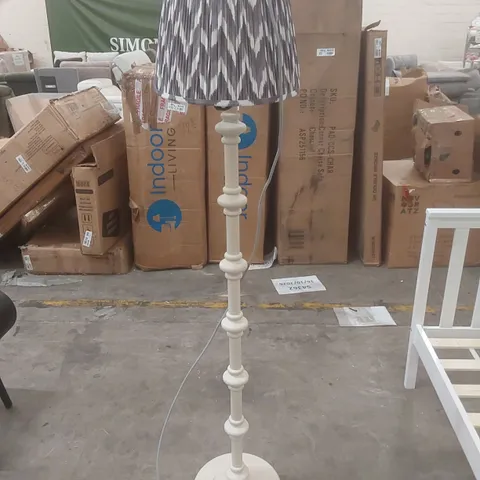 CARNABY 158 FLOOR LAMP BASE FINISH: WHITE SHADE COLOUR: GREY/WHITE