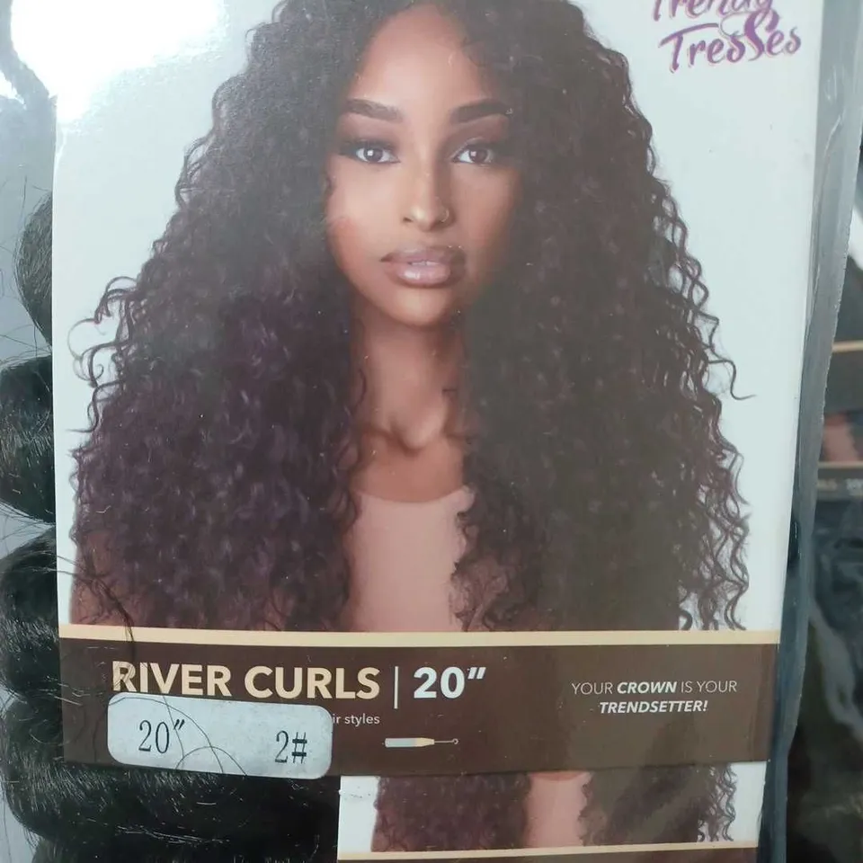 LOT OF 4 TRENDY TRESSES RIVER CURLS 20"