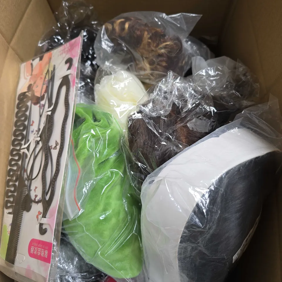 APPROXIMATELY 15 ASSORTED WIGS & HAIR ACCESSORIES