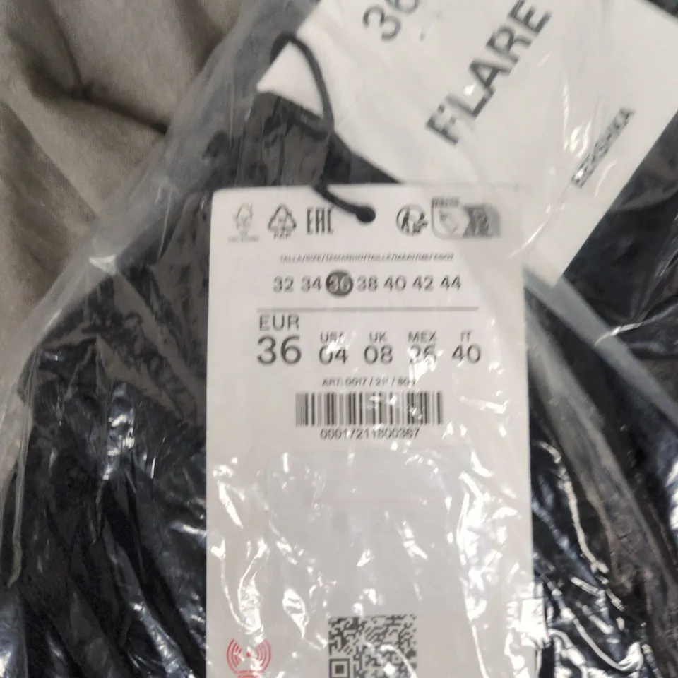 BERSHKA FLARE TROUSERS – BLACK, EU 36 (US 4)