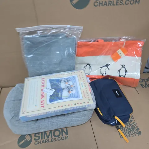 APPROXIMATELY 20 ASSORTED HOUSEHOLD PRODUCTS TO INCLUDE LATCH HOOK KIT, PENGUIN TOTE BAG, PACSAFE BAG, ETC - COLLECTION ONLY