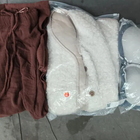 APPROXIMATELY 20 ASSORTED CLOTHING AND FASHION PRODUCTS IN VARIOUS STYLES AND SIZES - COLLECTION ONLY