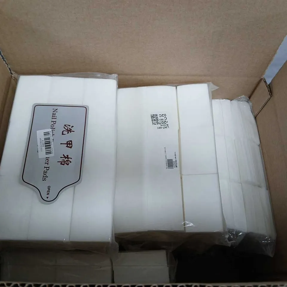 BOX OF APPROXIMATELY 14 PACKS OF NAIL POLISH REMOVER PADS - 1000 PADS PER PACK
