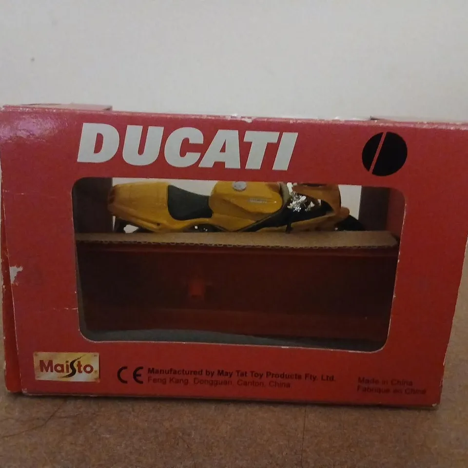 MAISTO DUCATI 1:18 SCALE DIE-CAST MOTORCYCLE – BOXED