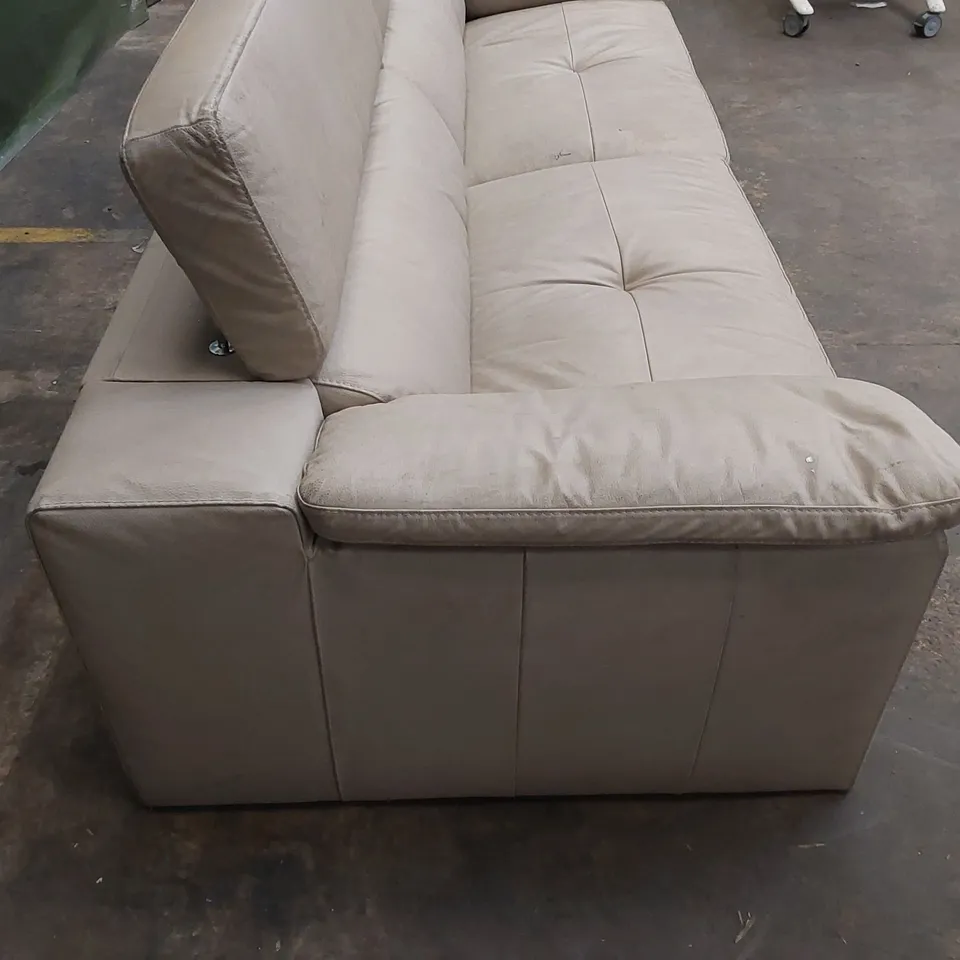 DESIGNER 4 SEATER LEATHER UPHOLSTERED SOFA WITH ADJUSTABLE HEADREST