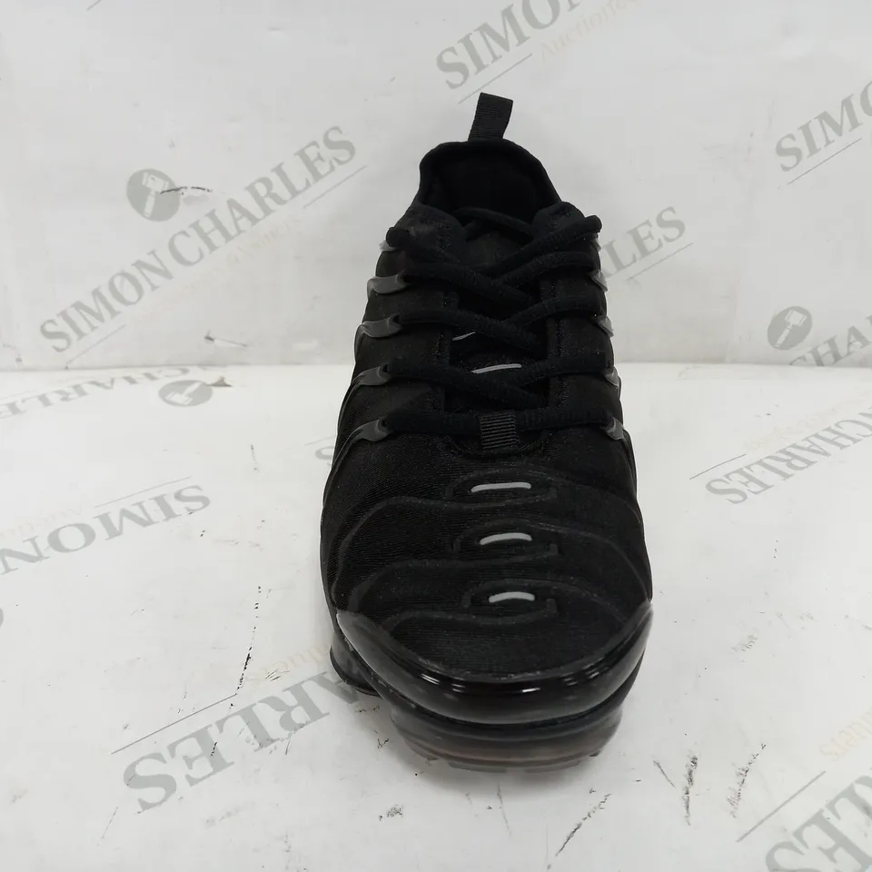 NIKE VAPOR MAX AIR IN BLACK - UK 7